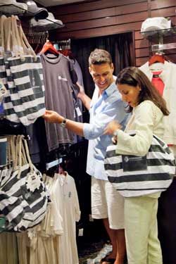 201882i106526_shopping3